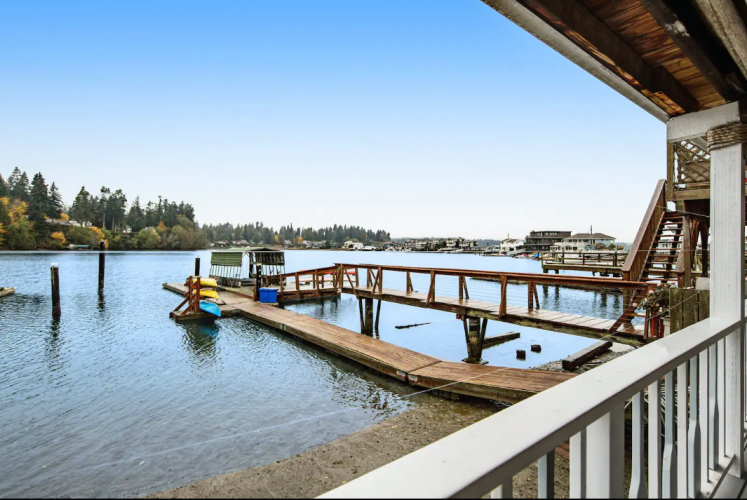 Gallery 2 - Adorable single-level, waterfront getaway with full kitchen, dock & kayaks
