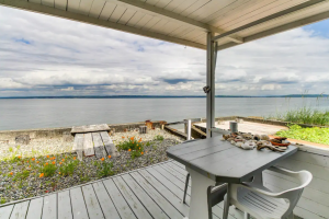 Stylish and Private Seaside Home with Easy Beach Access, Free WiFi, and Views