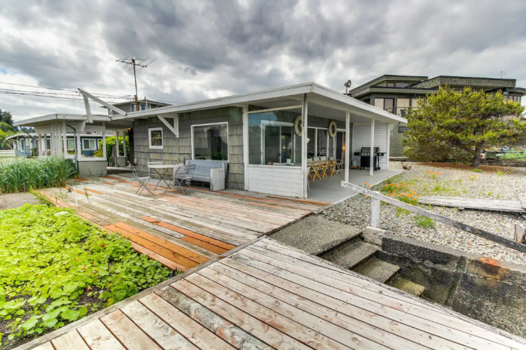 Gallery 25 - Stylish 3BR Oceanfront Deck W/D