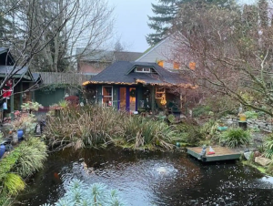 Lovely Bainbridge Island Pond Side Cottage