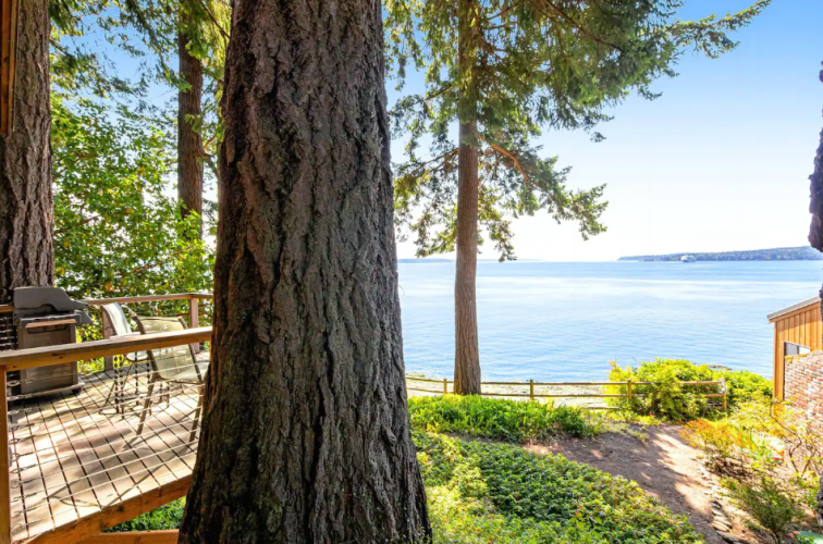 Gallery 27 - Dog-Friendly Sound-Front Home w/Waterfront Deck, Beach Access and Wood Stove